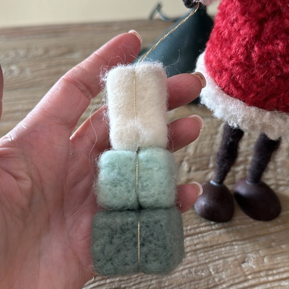 Wool Felt Santa with Red Hat & Packages - Picture 10 of 14